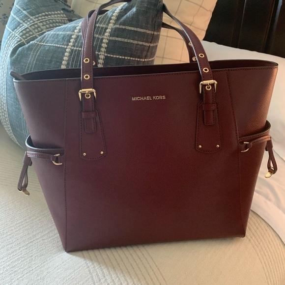Michael Kors Handbags - Oxblood Michael Kors Voyager Tote